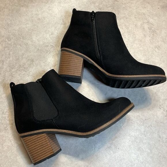 White Mountain women’s black micro suede zipper ankle boots Size 6.5 - Picture 3 of 9